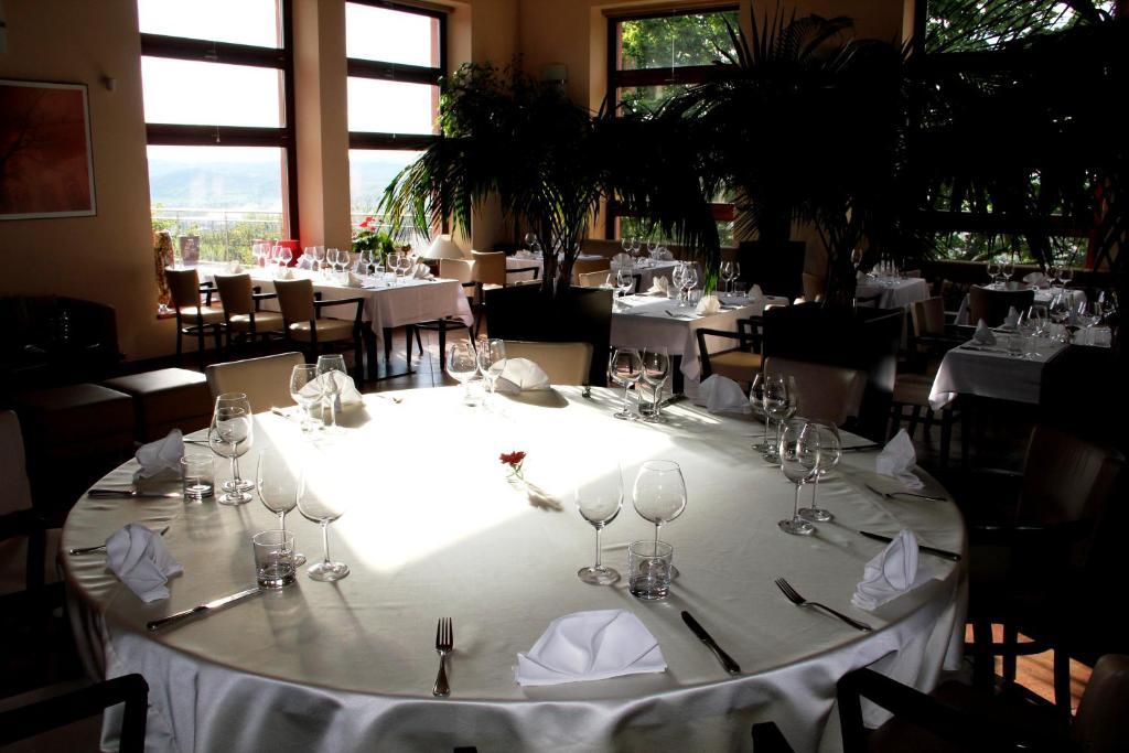 Hotel Cvilin Krnov Exterior photo